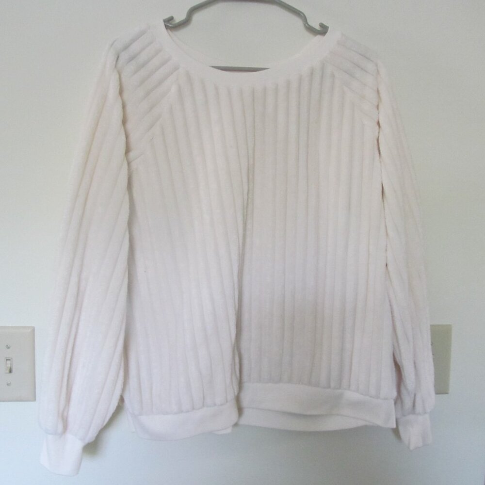 No Boundaries Juniors Fuzzy Sweatshirt XXXL